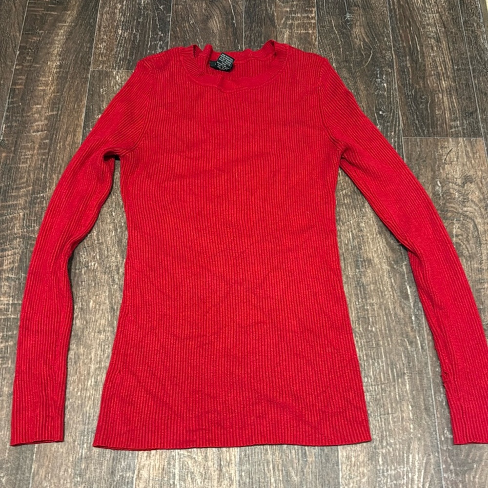 Women’s long sleeve knit top